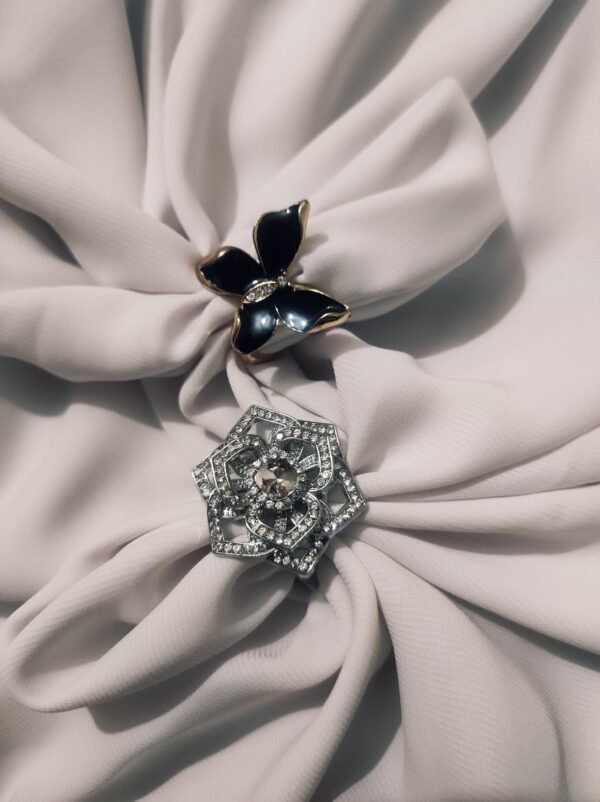 pexels-nusrat-mim-328306333-31528732 Sample Accessories